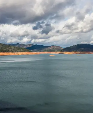 Erkunde den Shasta Lake vom Wasser aus